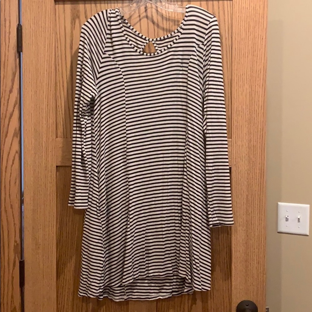 Oatmeal/Black Knit Keyhole Dress